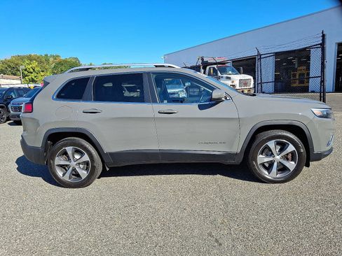 Used 2019 Jeep Cherokee Limited image 7