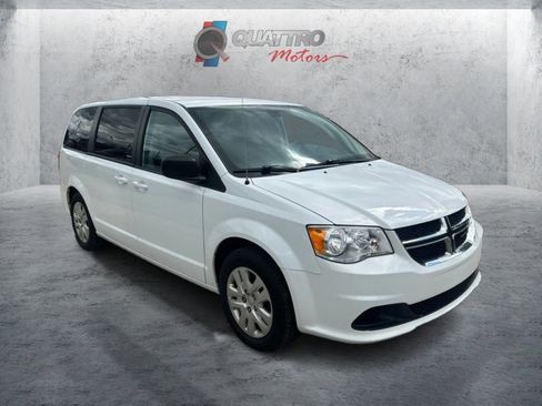 Used 2018 Dodge Grand Caravan SE w/ Rear Park Assist Package FWD image 8