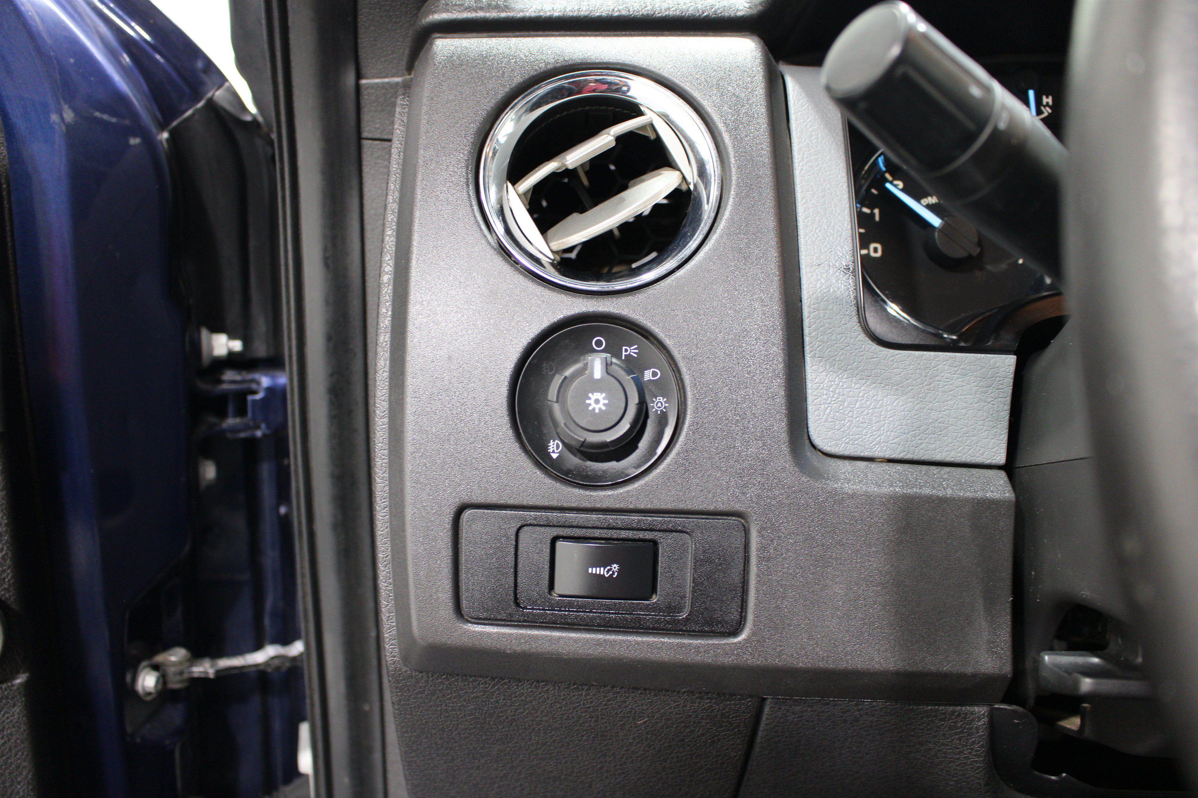 Used 2012 Ford F150 XLT w/ XLT Chrome Pkg AWD/4WD image 9