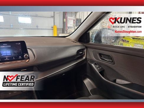 Used 2023 Nissan Rogue S image 38