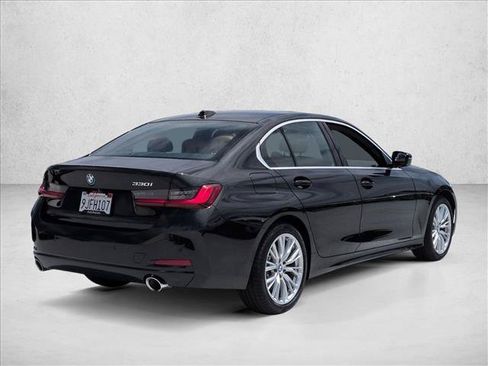 Used 2024 BMW 330i Sedan w/ Convenience Package RWD image 5