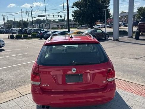 Used 2011 Volkswagen Jetta TDI FWD image 8