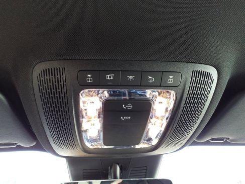 Used 2025 Mercedes-Benz GLB 250 4MATIC image 20