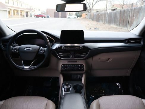 Used 2021 Ford Escape Titanium image 16