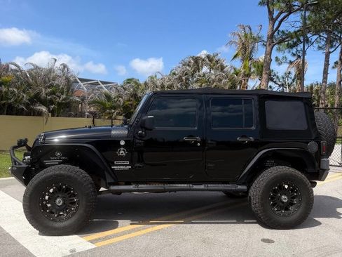 Used 2011 Jeep Wrangler Unlimited Sport AWD/4WD image 12