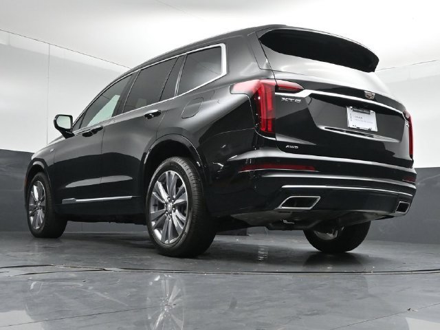 Used 2025 Cadillac XT6 Premium Luxury w/ Technology Package AWD/4WD image 43