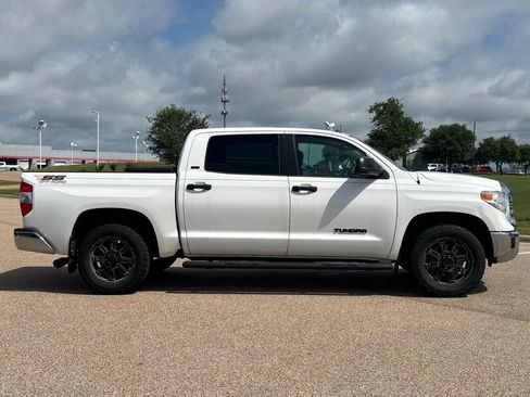Used 2017 Toyota Tundra SR5 RWD image 4
