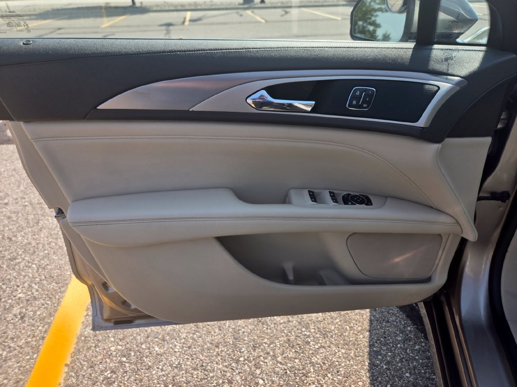 Used 2020 Lincoln MKZ AWD w/ Convenience Package image 15