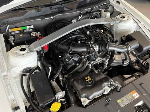 Used 2013 Ford Mustang Premium image 36