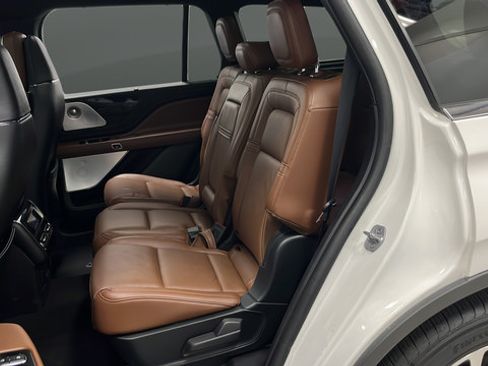 Used 2023 Lincoln Aviator Reserve w/ Equipment Group 201A AWD/4WD image 23