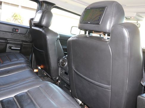 Used 2005 HUMMER H2 w/ Preferred Equipment Group image 43
