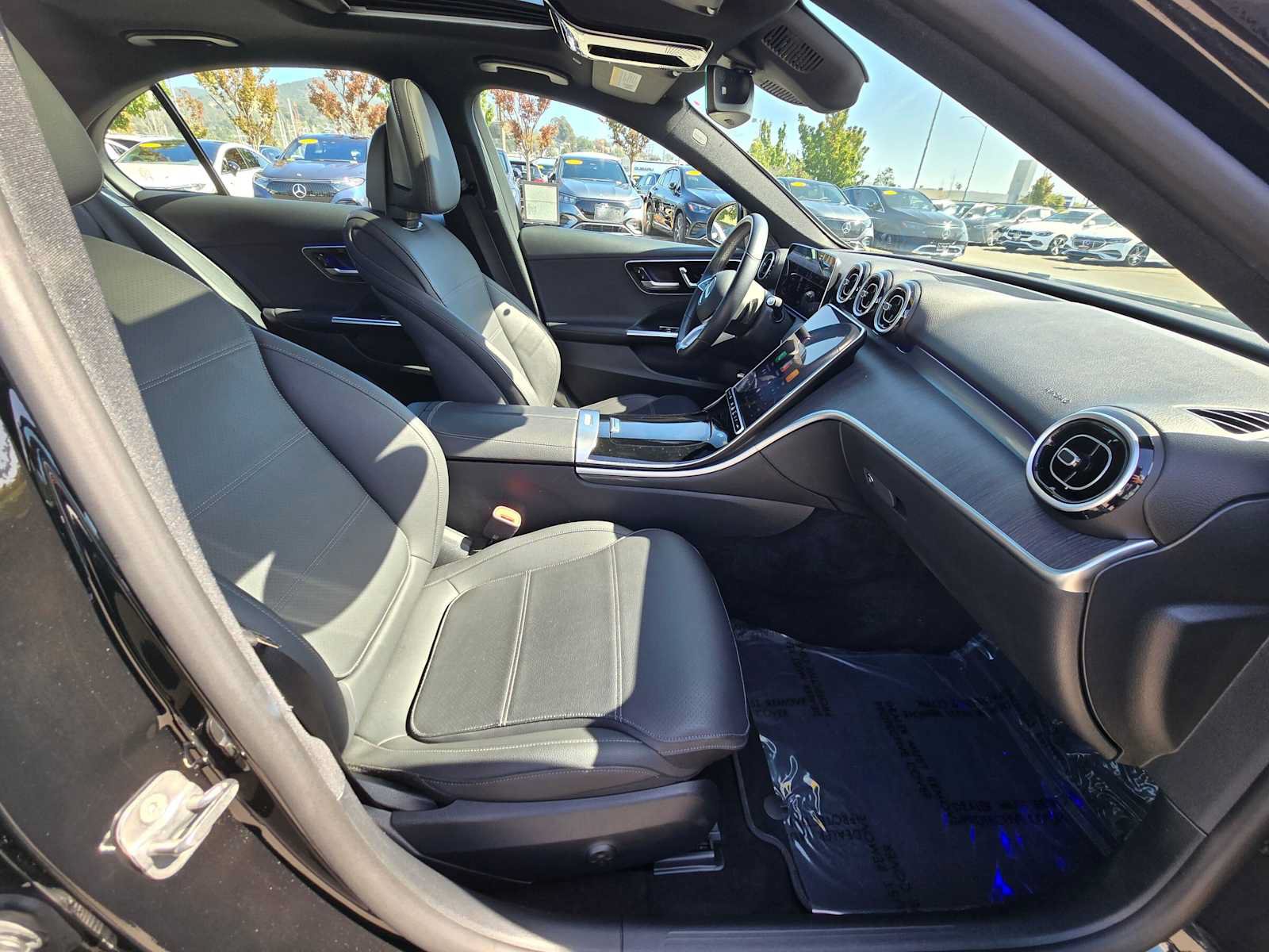Used 2025 Mercedes-Benz C 300 Sedan image 11