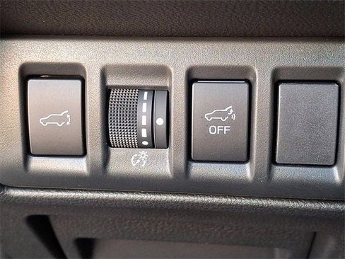 Used 2025 Subaru Outback Premium image 25