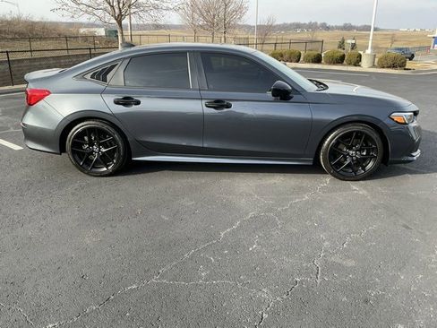 Used 2023 Honda Civic Sport image 2