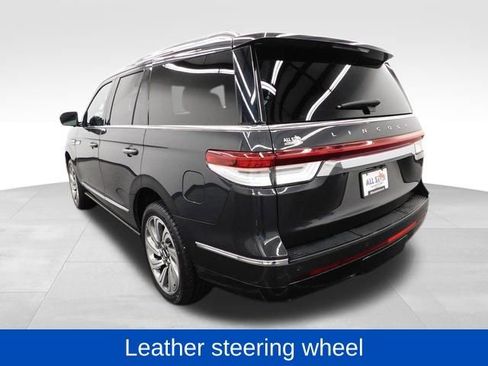 Used 2023 Lincoln Navigator Reserve image 14