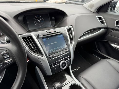 Used 2020 Acura TLX image 15