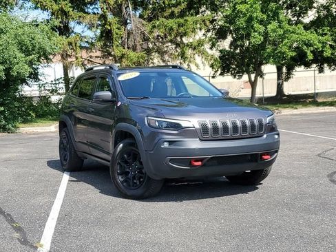 Used 2019 Jeep Cherokee Trailhawk AWD/4WD image 39