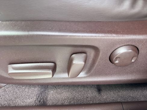 Used 2019 Lexus RX 350L w/ Premium Package image 17