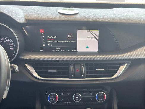 Used 2018 Alfa Romeo Stelvio Ti Sport image 16