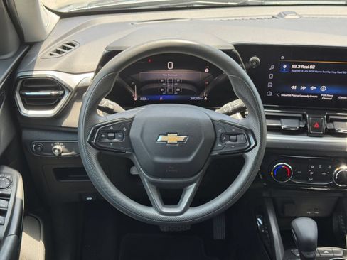 Used 2025 Chevrolet TrailBlazer LT FWD image 27