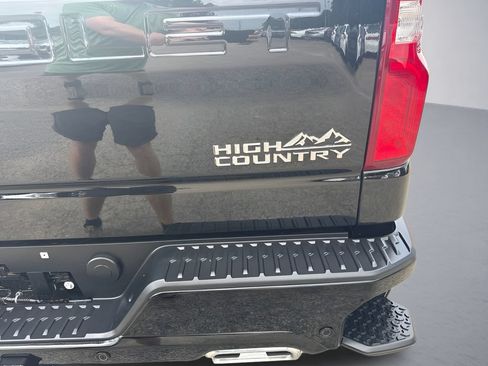 Used 2026 Chevrolet Silverado 1500 High Country AWD/4WD image 36