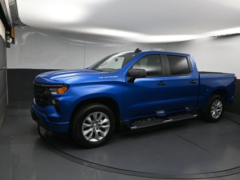 Used 2024 Chevrolet Silverado 1500 Custom image 4