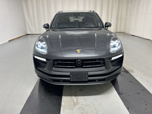 Certified 2026 Porsche Macan AWD/4WD image 5