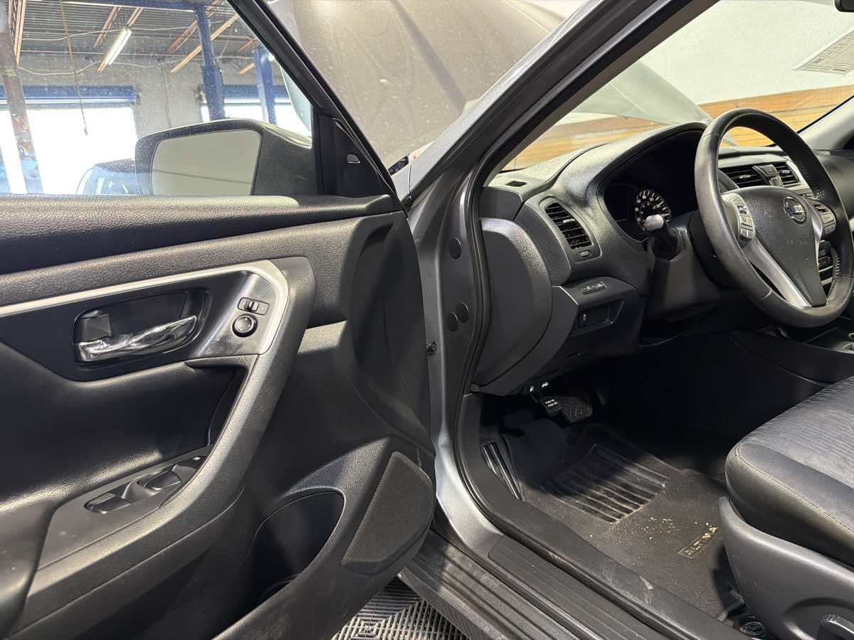 Used 2017 Nissan Altima 2.5 SV FWD image 15