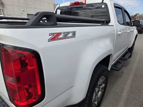Used 2018 Chevrolet Colorado Z71 w/ LPO, Premium Interior Package image 9