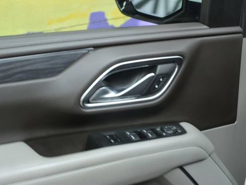 Used 2021 GMC Yukon SLT w/ SLT Luxury Package AWD/4WD image 15
