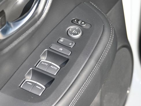 New 2026 Honda HR-V EX-L image 17