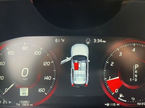 Used 2019 Volvo XC60 T5 Momentum w/ Multimedia Package image 18