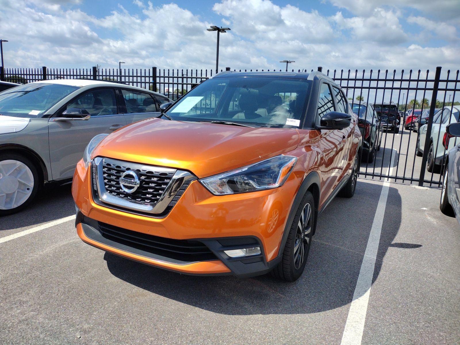Used 2019 Nissan Kicks SR w/ SR Premium Package FWD image 3