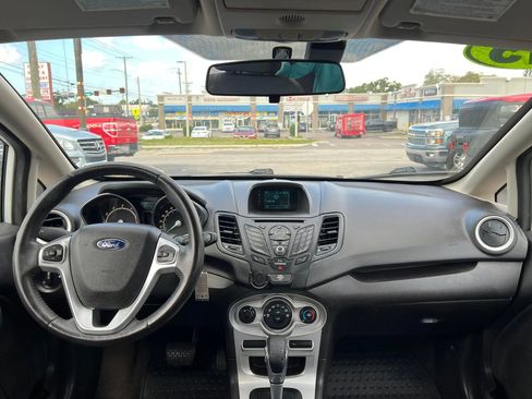 Used 2015 Ford Fiesta SE image 11