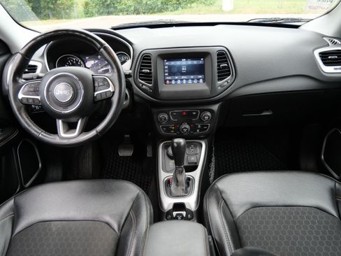 Used 2018 Jeep Compass Latitude w/ Popular Equipment Group AWD/4WD image 22