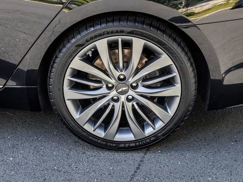 Used 2015 Hyundai Genesis 5.0 w/ Option Group 05 RWD image 12