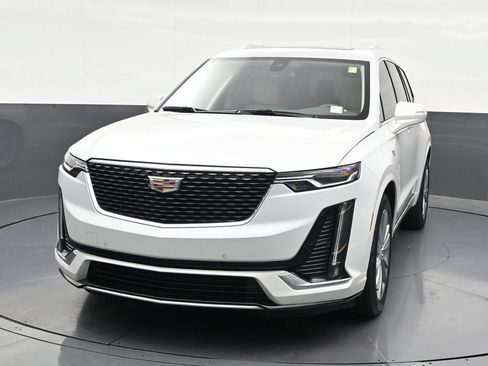 Used 2024 Cadillac XT6 Premium Luxury FWD image 9