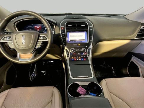 Used 2019 Lincoln Nautilus Reserve AWD/4WD image 16