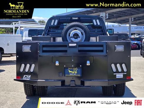 New 2025 RAM 5500 Tradesman AWD/4WD image 5