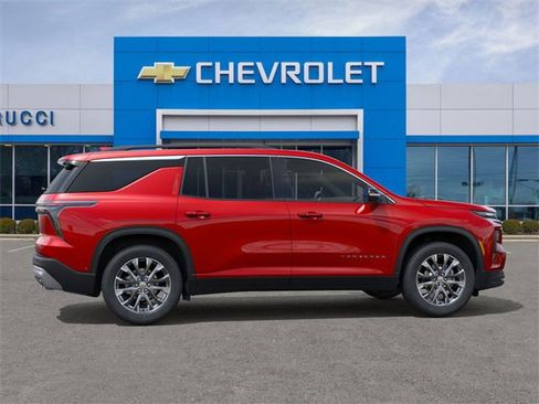 New 2026 Chevrolet Traverse LT image 5
