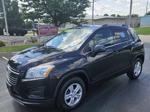 Used 2016 Chevrolet Trax LT w/ LT Sun and Sound Package AWD/4WD image 1