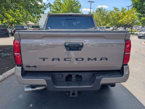 Used 2026 Toyota Tacoma TRD Off-Road w/ TRD Off Road Upgrade Package AWD/4WD image 6