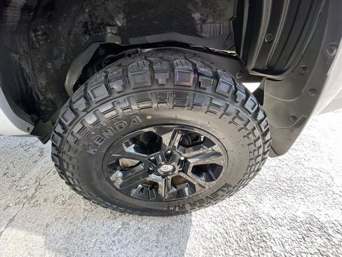 Used 2018 Toyota 4Runner SR5 RWD image 32