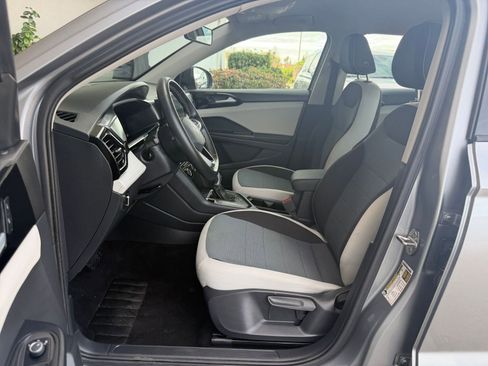 Used 2025 Volkswagen Taos S image 36
