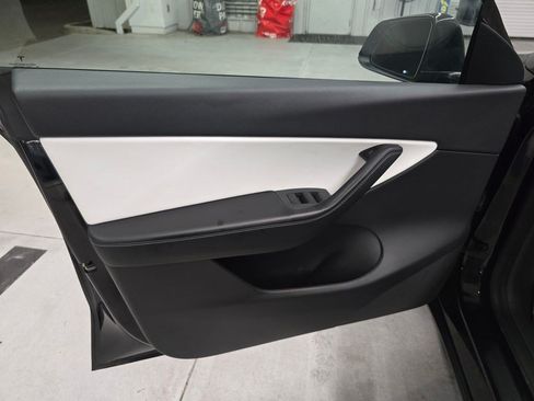 Used 2021 Tesla Model Y Long Range AWD/4WD image 20