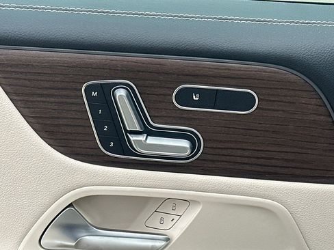 New 2026 Mercedes-Benz GLB 250 image 11
