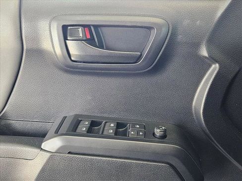 Used 2020 Toyota Tacoma SR w/ SR Convenience Package image 6