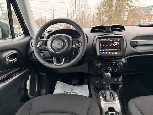 Used 2022 Jeep Renegade Latitude image 15