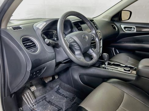 Used 2020 Nissan Pathfinder SL AWD/4WD image 9