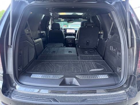 Used 2025 Chevrolet Tahoe RST AWD/4WD image 22